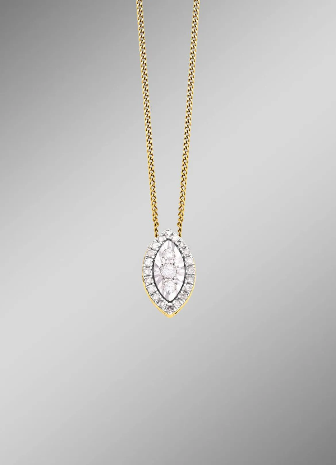 Anhänger mit 3 Brillanten, 20 Diamanten und Ankerkette
