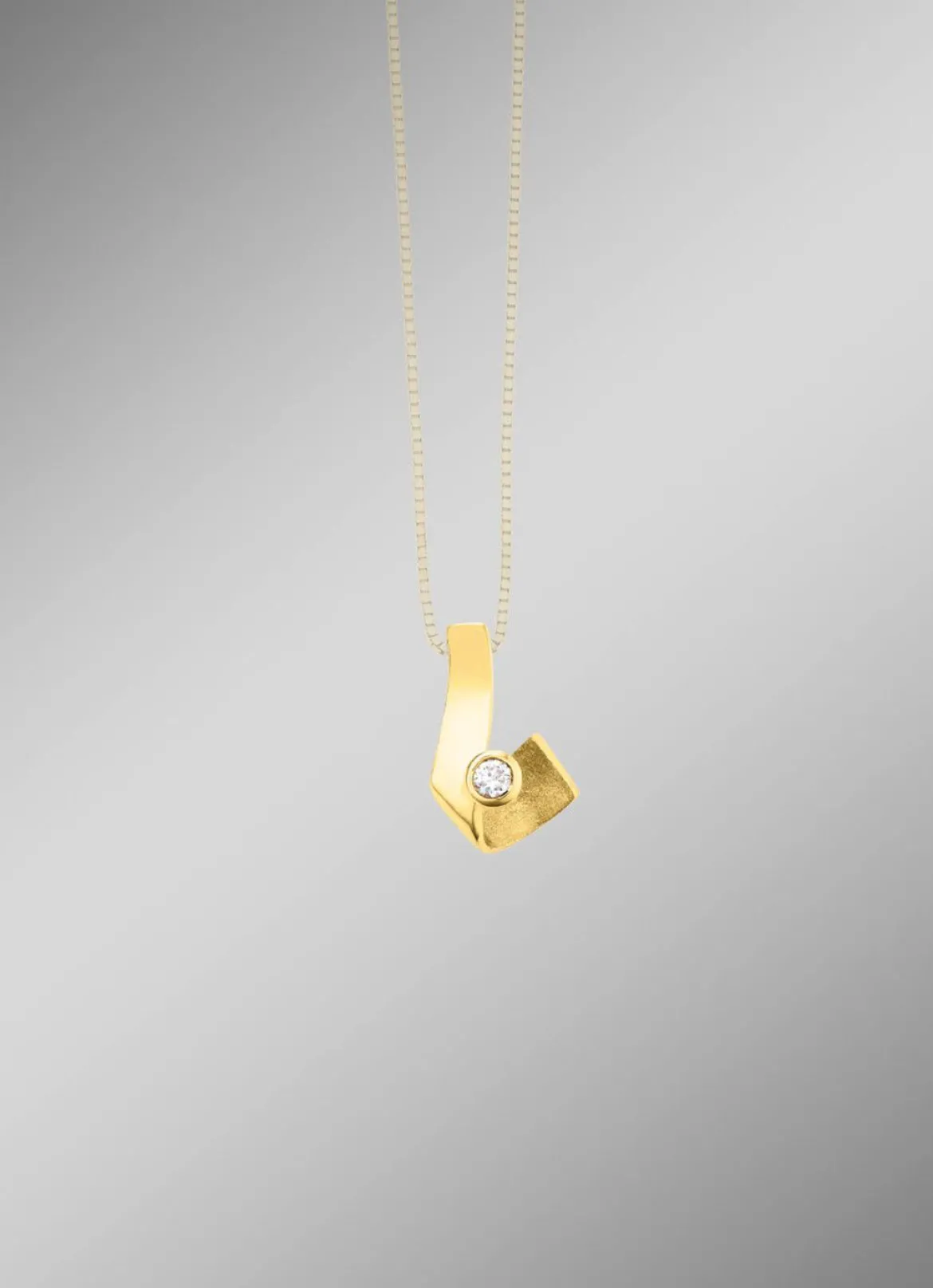 Anhänger mit Brillant
