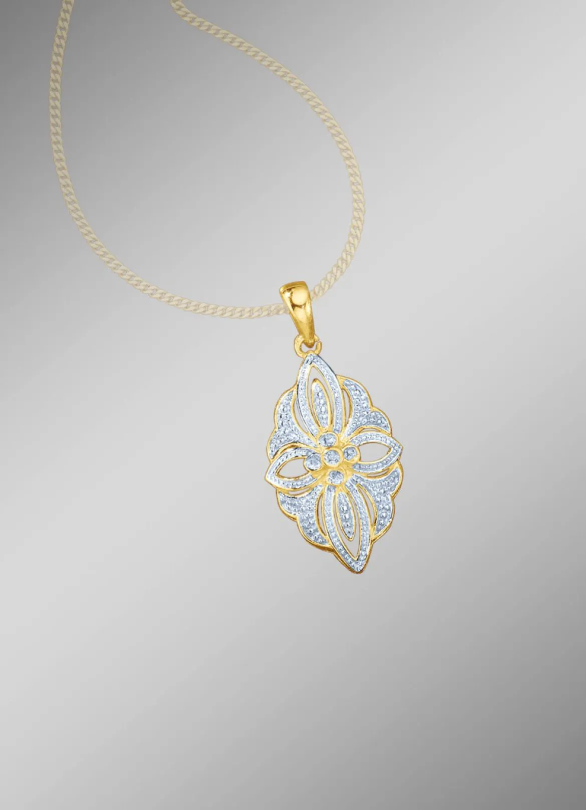 Anhänger mit Diamanten im Blumendesign