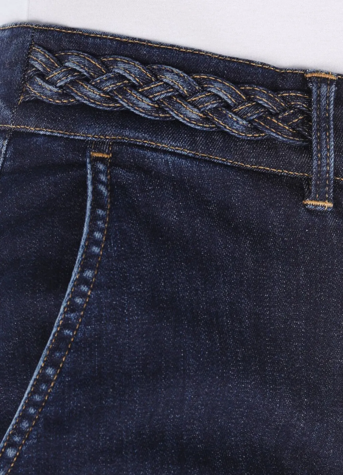 Aufwendig gearbeitete Jeans