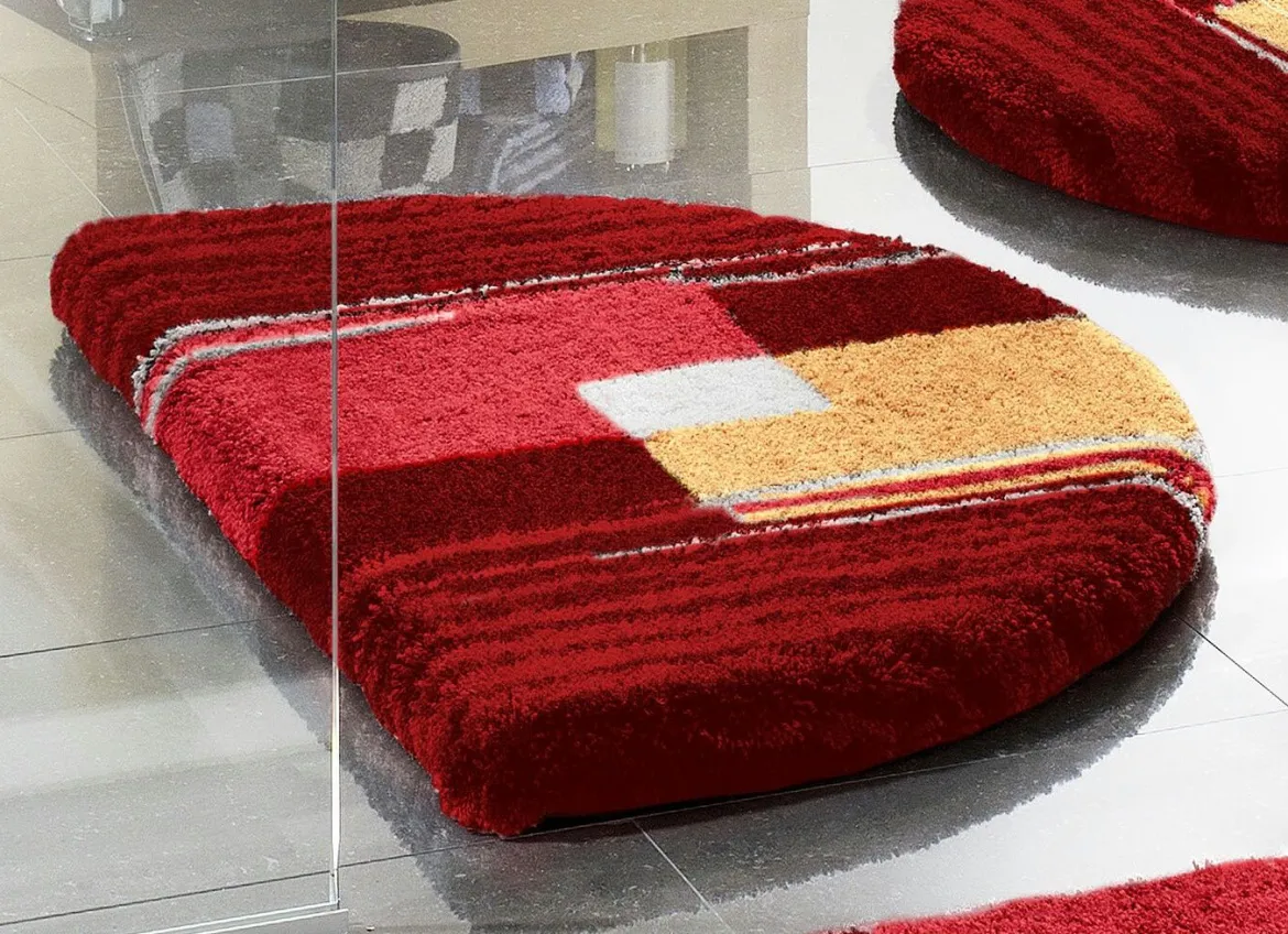 Badgarnitur mit rutschhemmender Rückseite