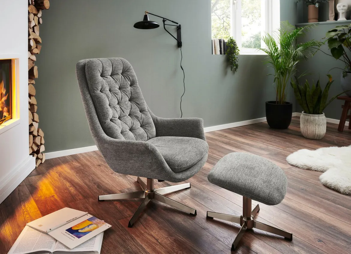 Bequemer Relax-Sessel mit Hocker