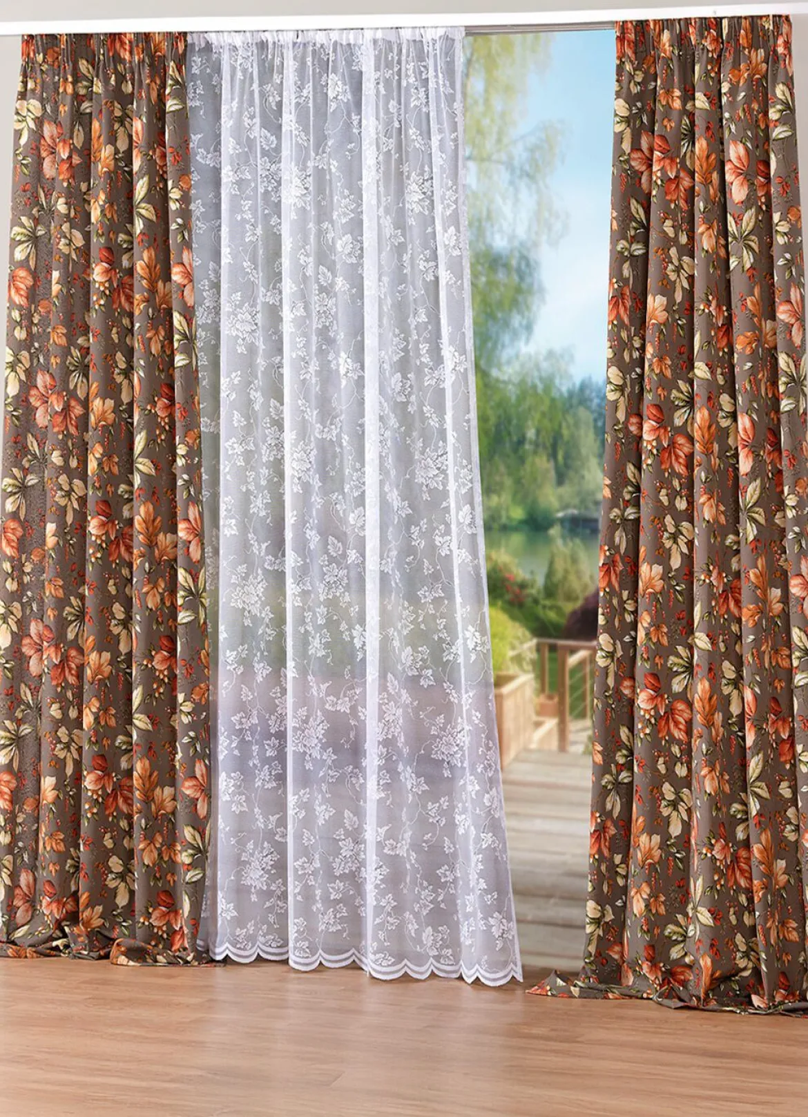 Übergardine mit Blättermotiven