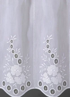 Bestickter Kurzstore mit gebogtem Abschluss