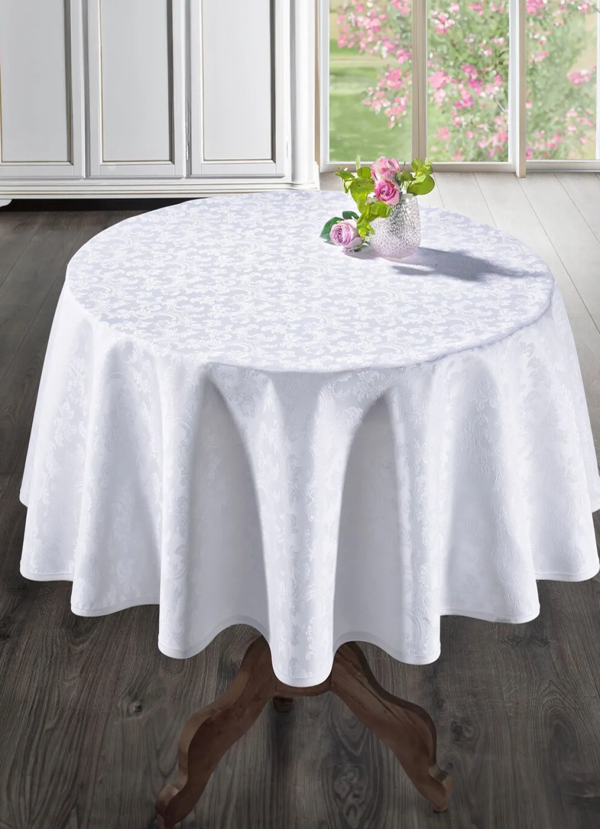 Bügelfreie Tischdecke mit Fleckschutz-Ausrüstung