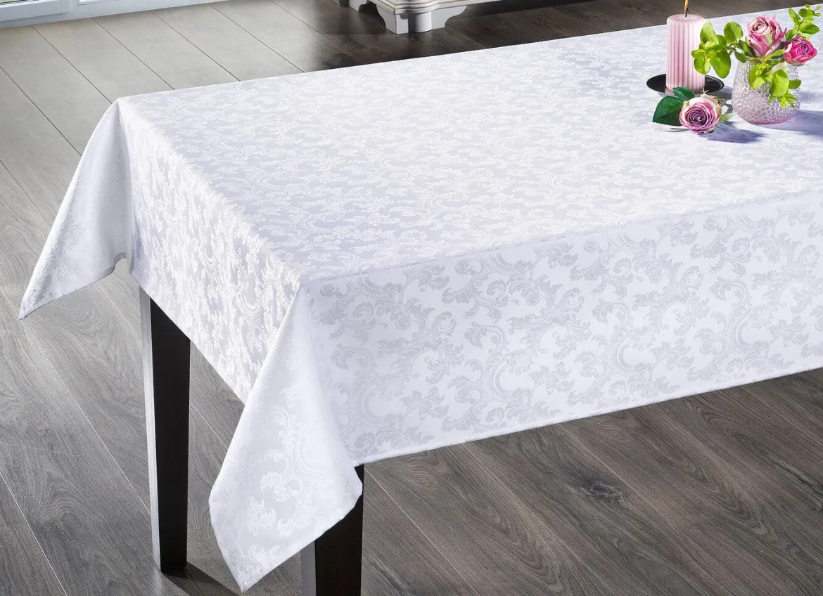 Bügelfreie Tischdecke mit Fleckschutz-Ausrüstung