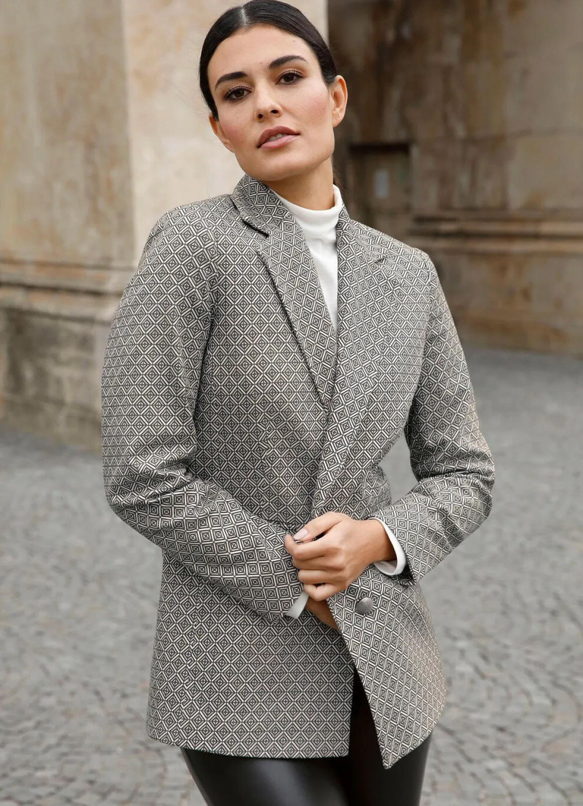 Blazer mit grafischem Dessin