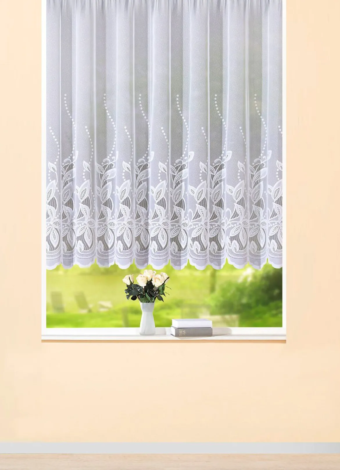 Blumenfenster-Store mit gebogtem Abschluss