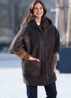 Cape mit fester Kapuze