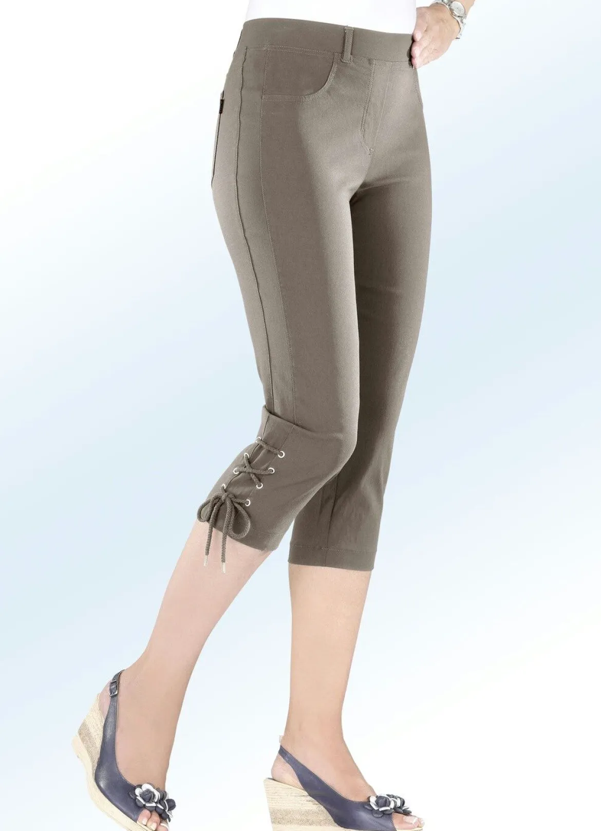 Caprihose mit raffinierter Schnürrung