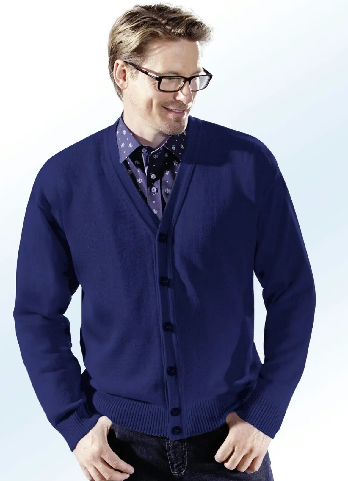 Cardigan mit durchgehender Knopfleiste in 5 Farben