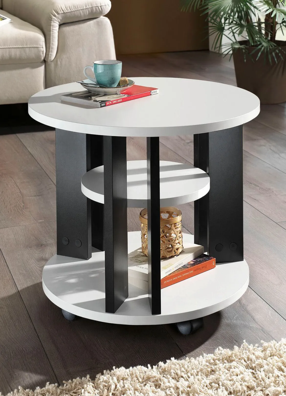 Couchtisch mit 2 Ablageflächen und 4 Rollen