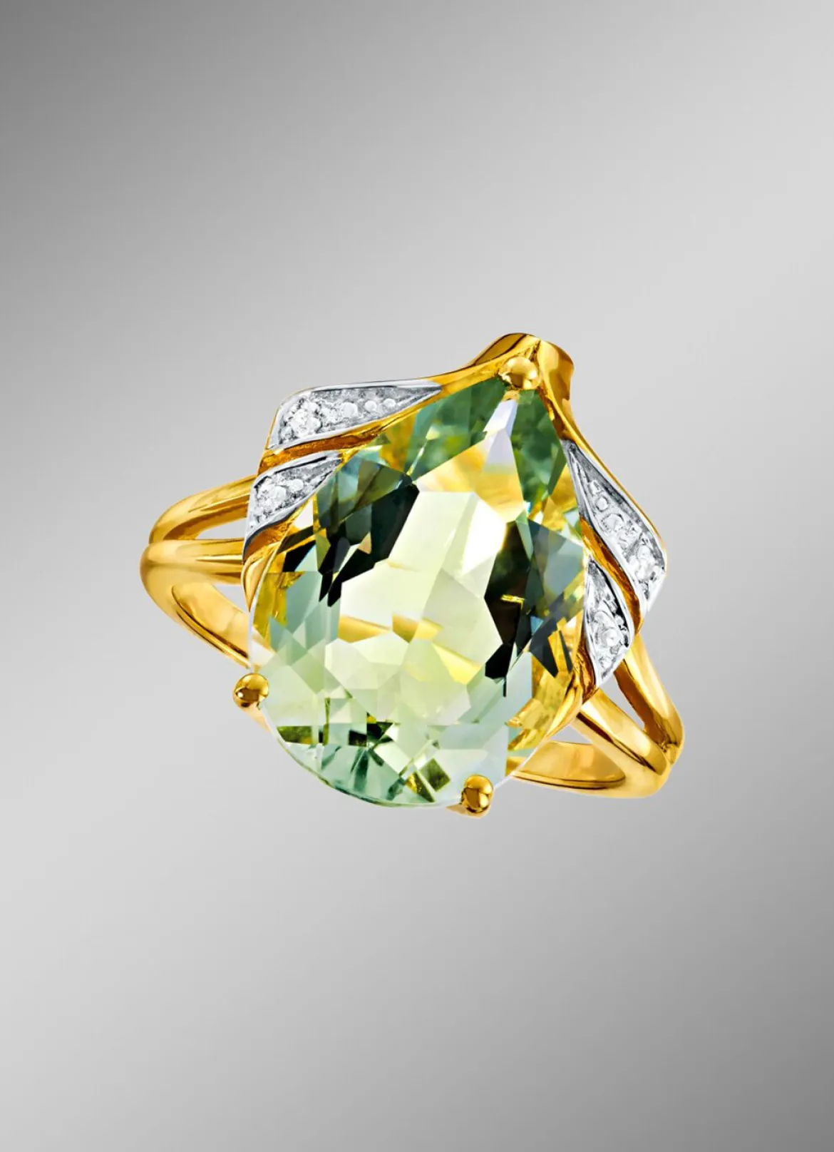 Damenring mit grünem Amethyst