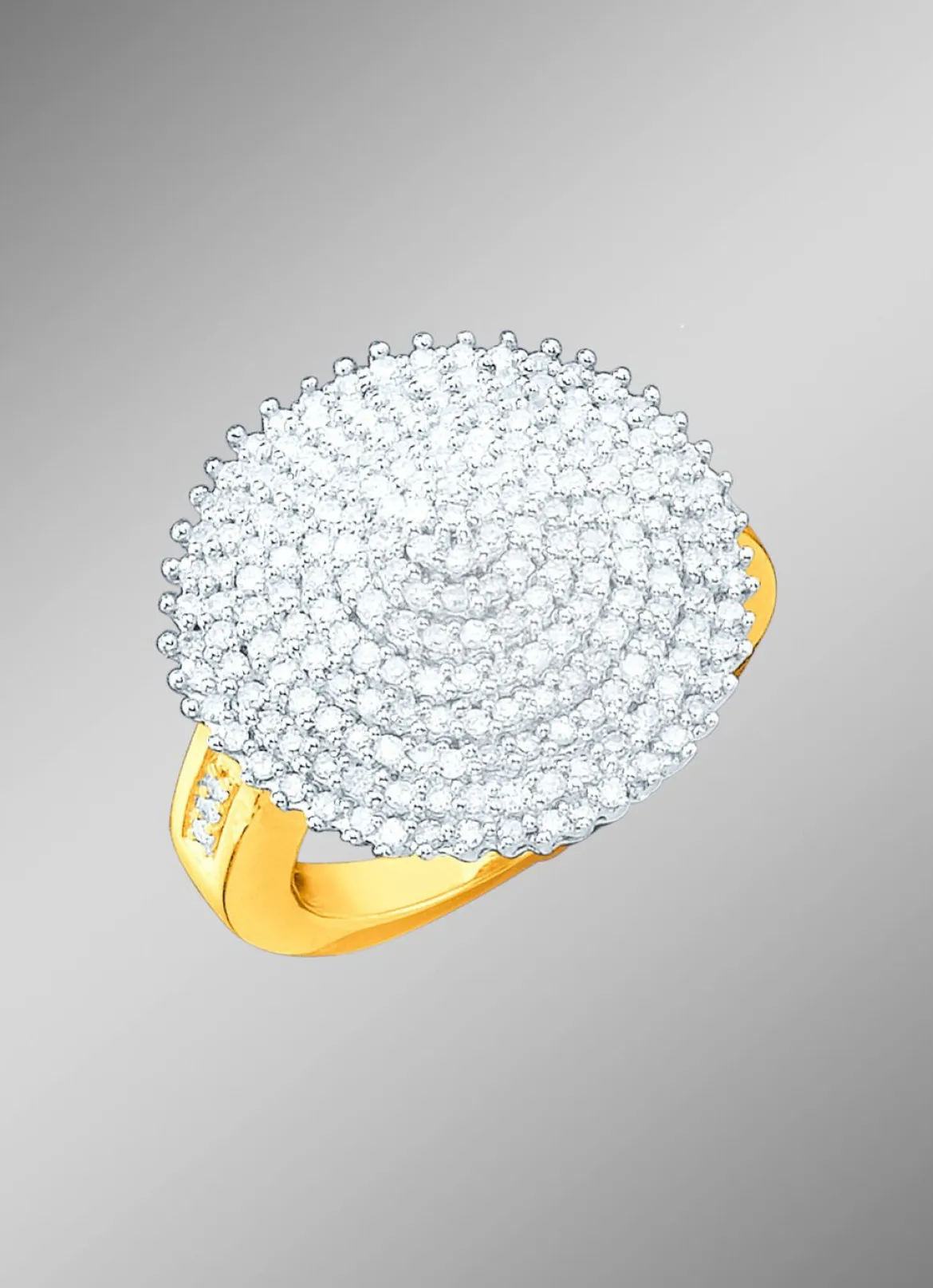 Diamant-Ring mit 216 Diamanten