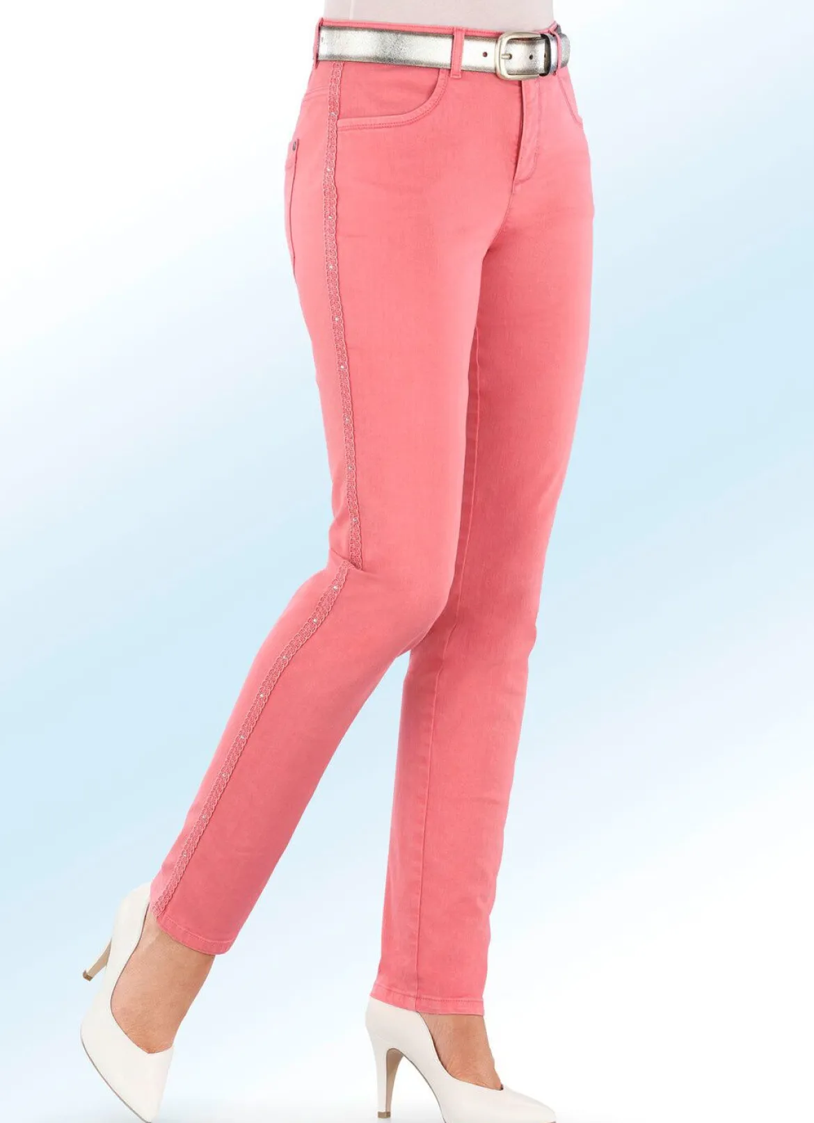 Edel-Jeans mit Zierband und Strasssteinen