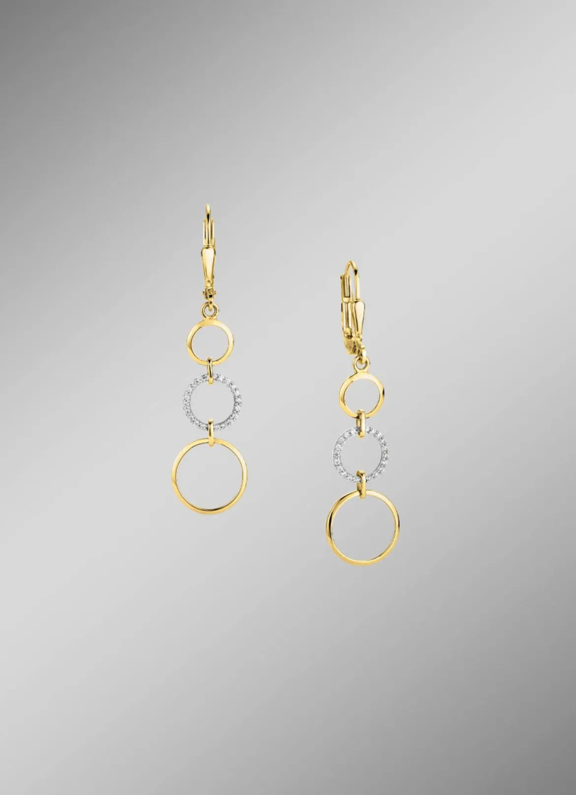 Elegante Kreationen: Ohrringe mit synth. Zirkonia