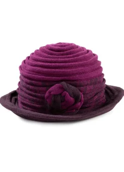 Eleganter Damen-Hut mit dekorativer Blume