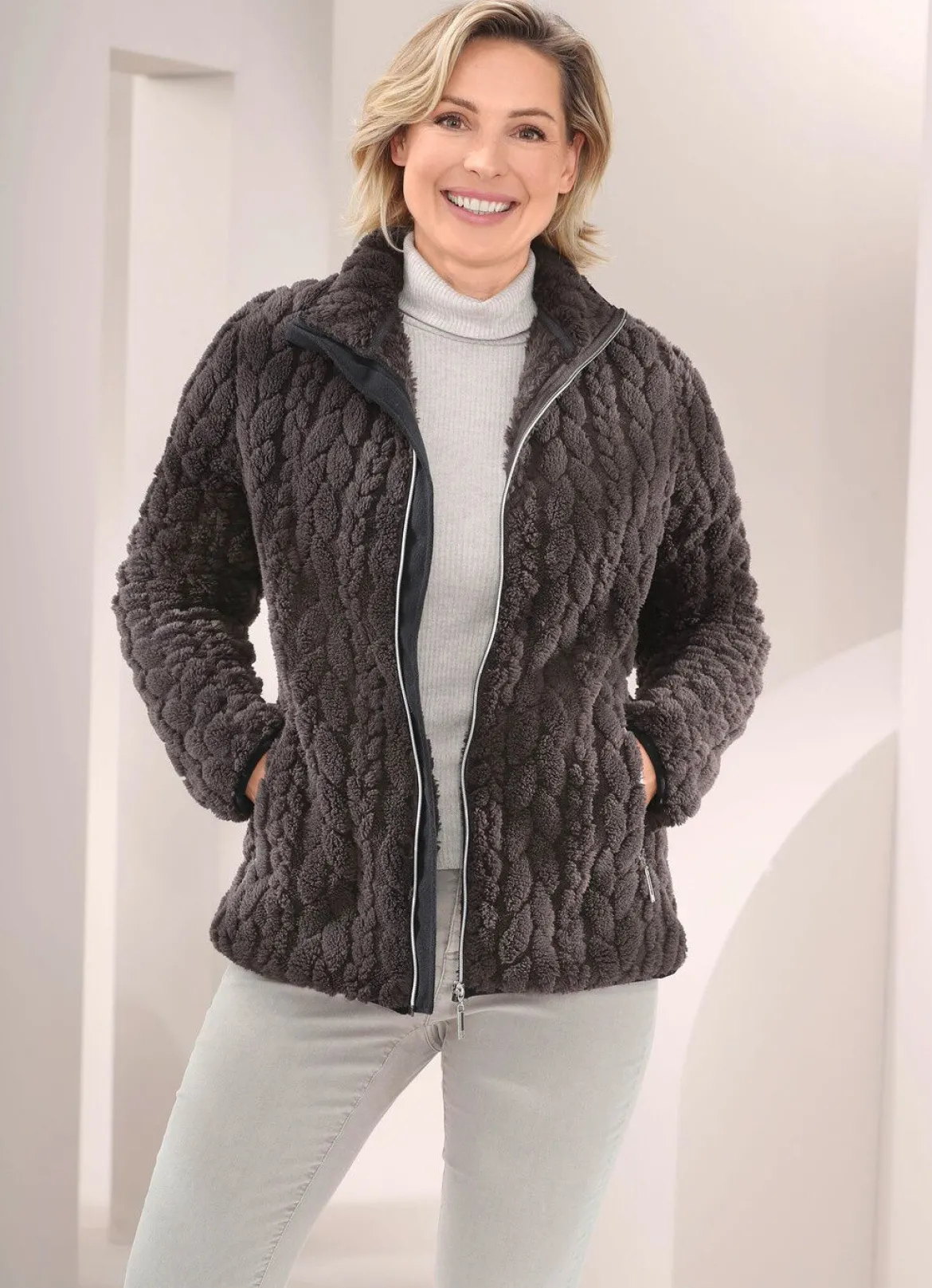 Fleecejacke mit Zopfmuster