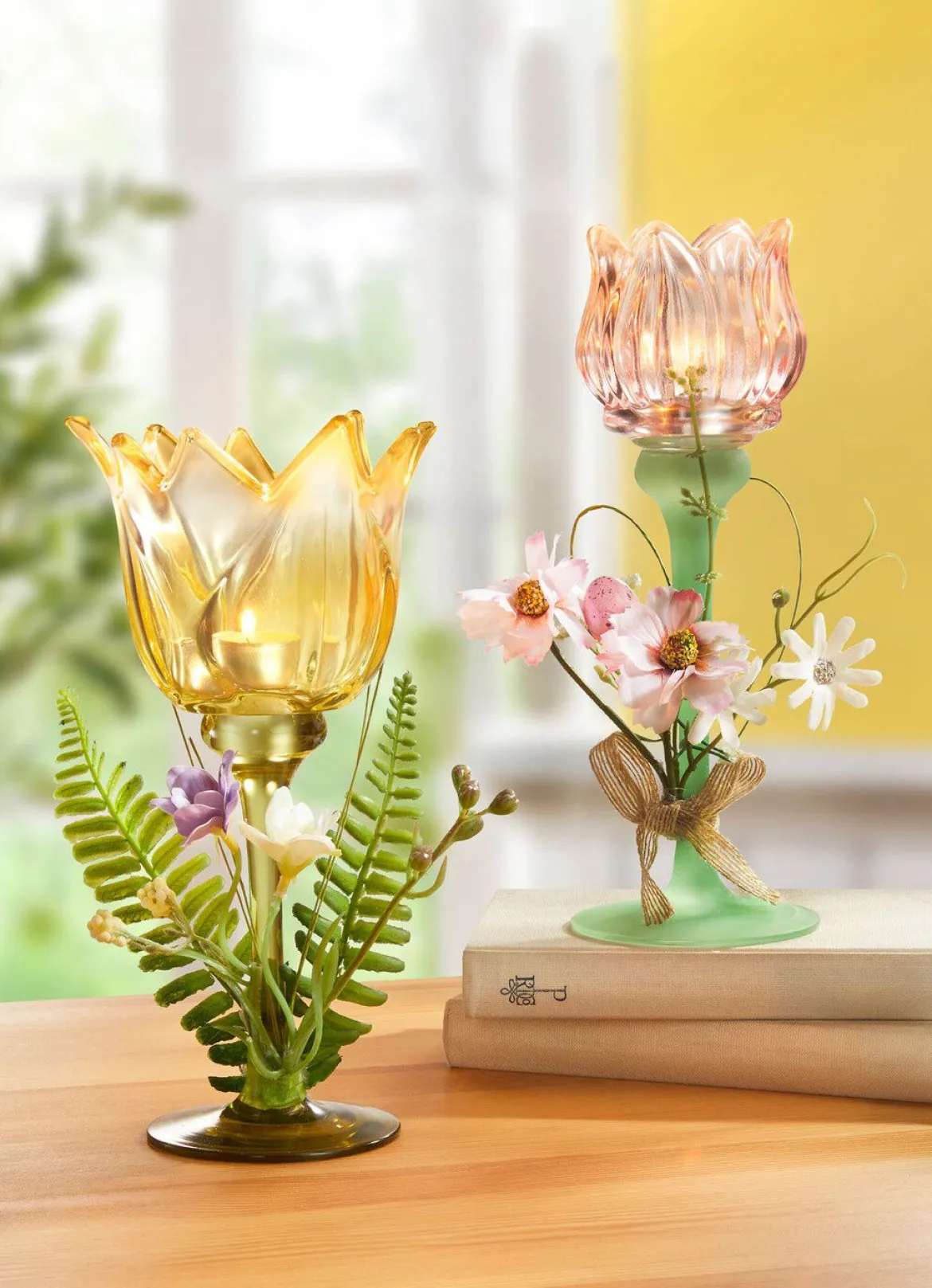 Frühlingshafter Teelichthalter aus Glas