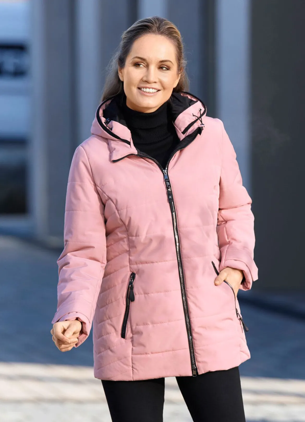 Funktionsjacke mit abnehmbarer Kapuze