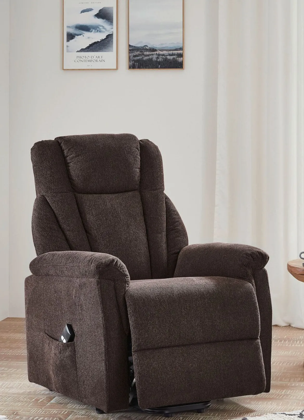 Gemütlicher TV-Sessel mit Motor und Aufstehhilfe