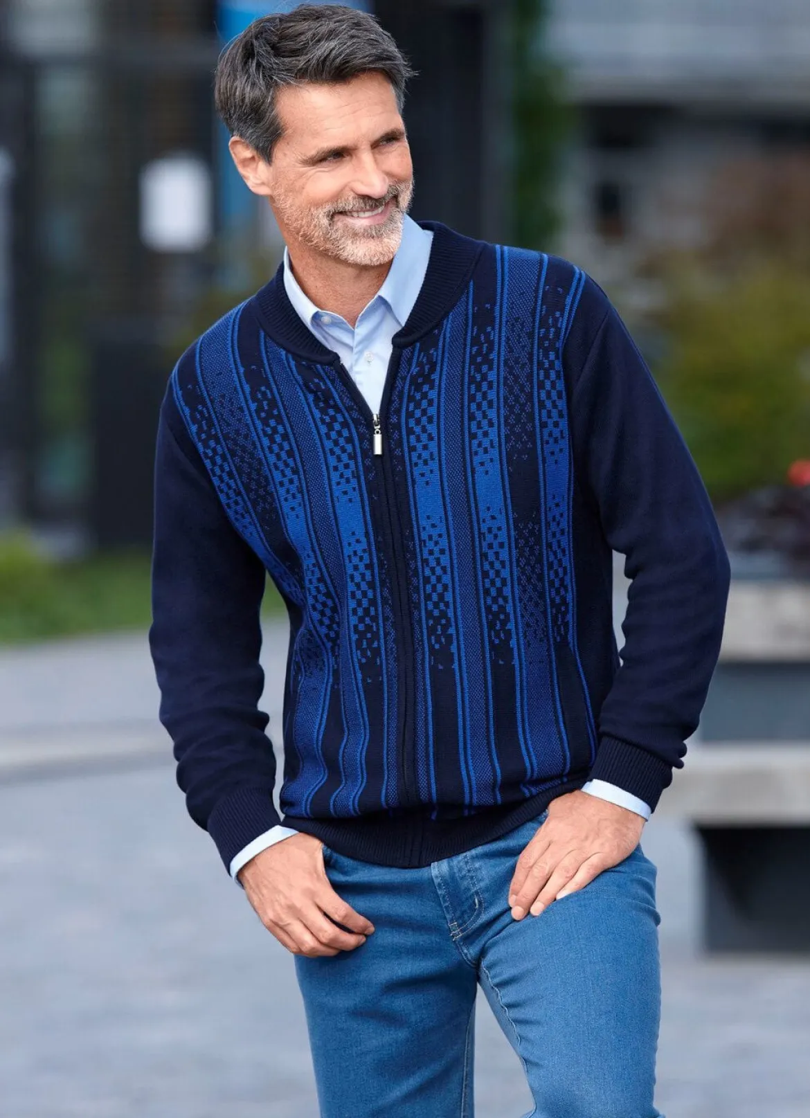 Gemusterte Jacke in 2 Farben