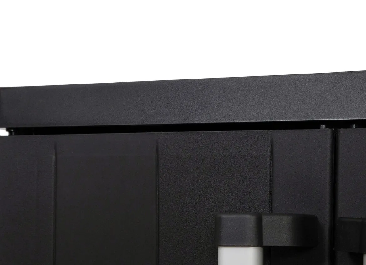 Geräteschrank Garage mit Holzlamellen-Effekt