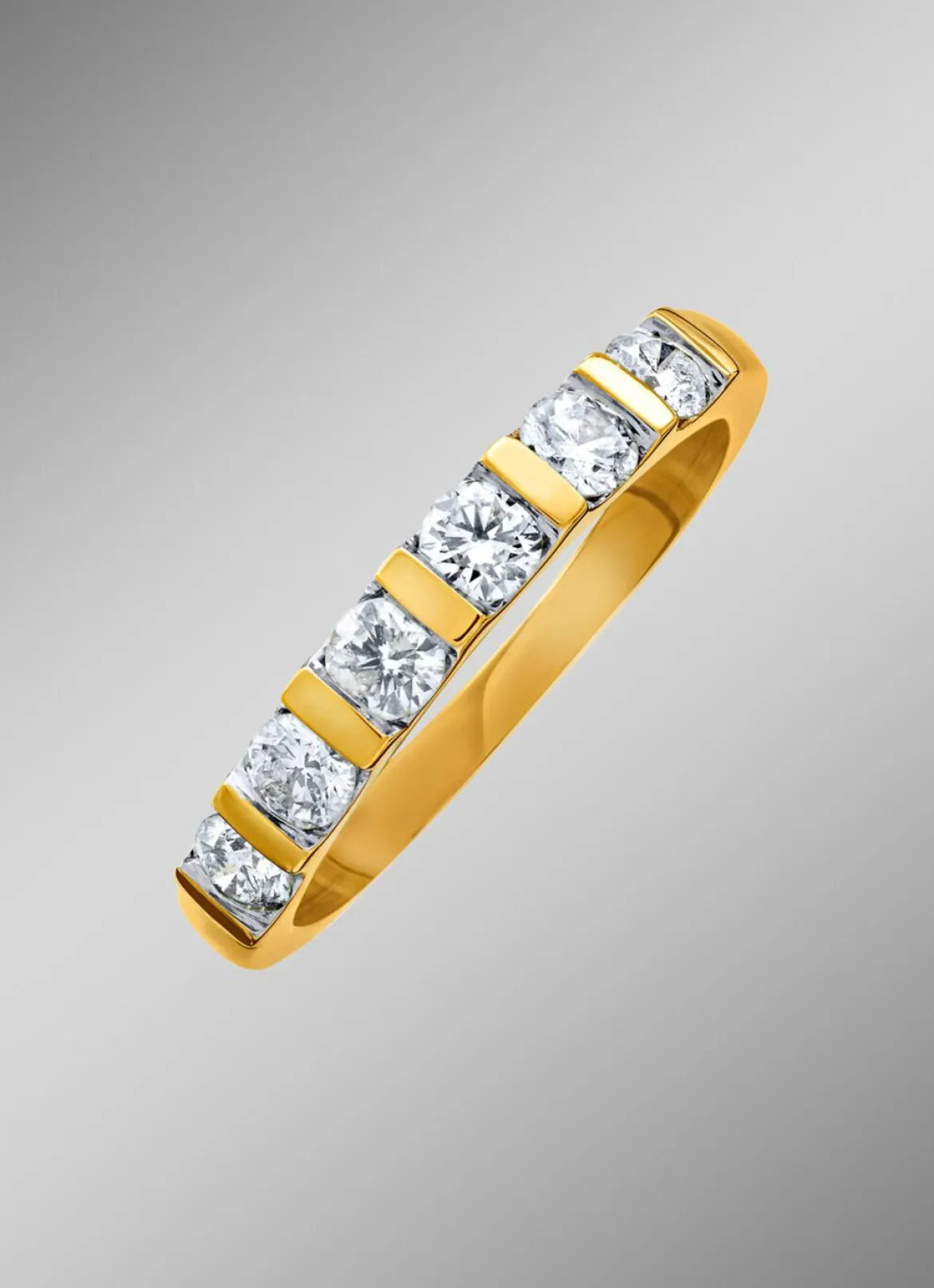 Handgearbeiteter Damenring mit echten Brillanten