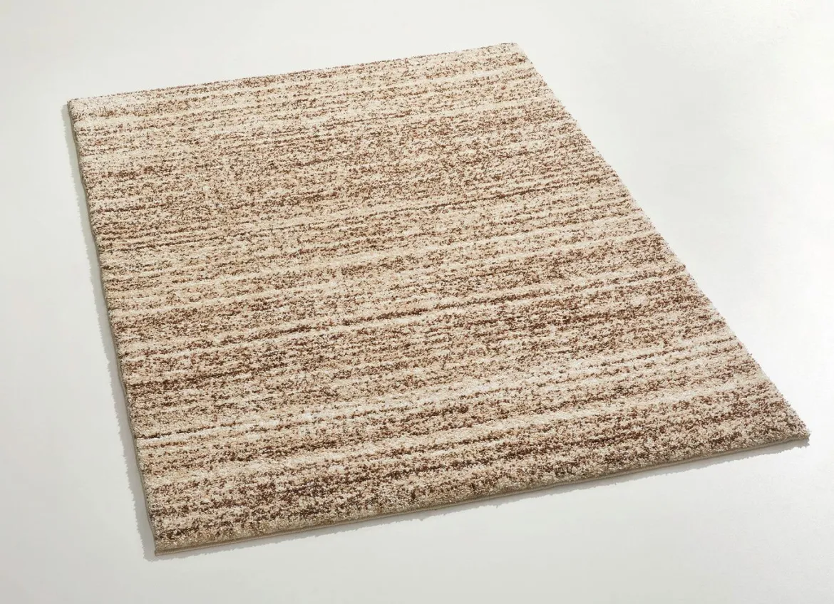 Handgetuftete Brücken und Teppiche mit dichtem Flor