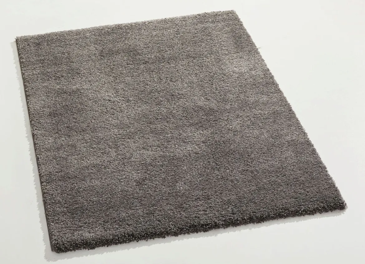 Handgetuftete Brücken und Teppiche mit dichtem Flor
