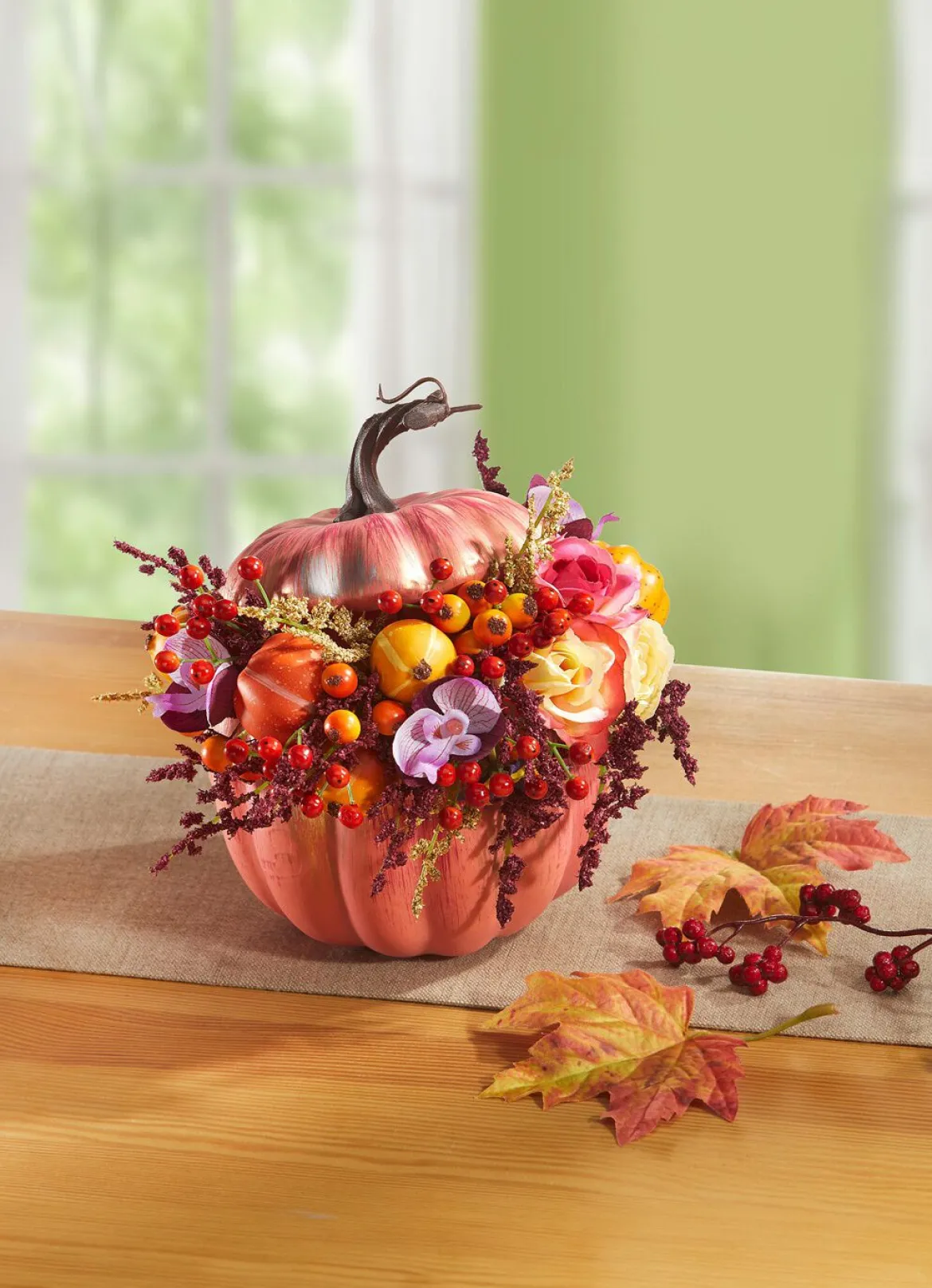 Herbstlicher Deko-Kürbis