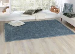 Hochflor-Teppiche und Kissen mit Baumwoll-Rückseite