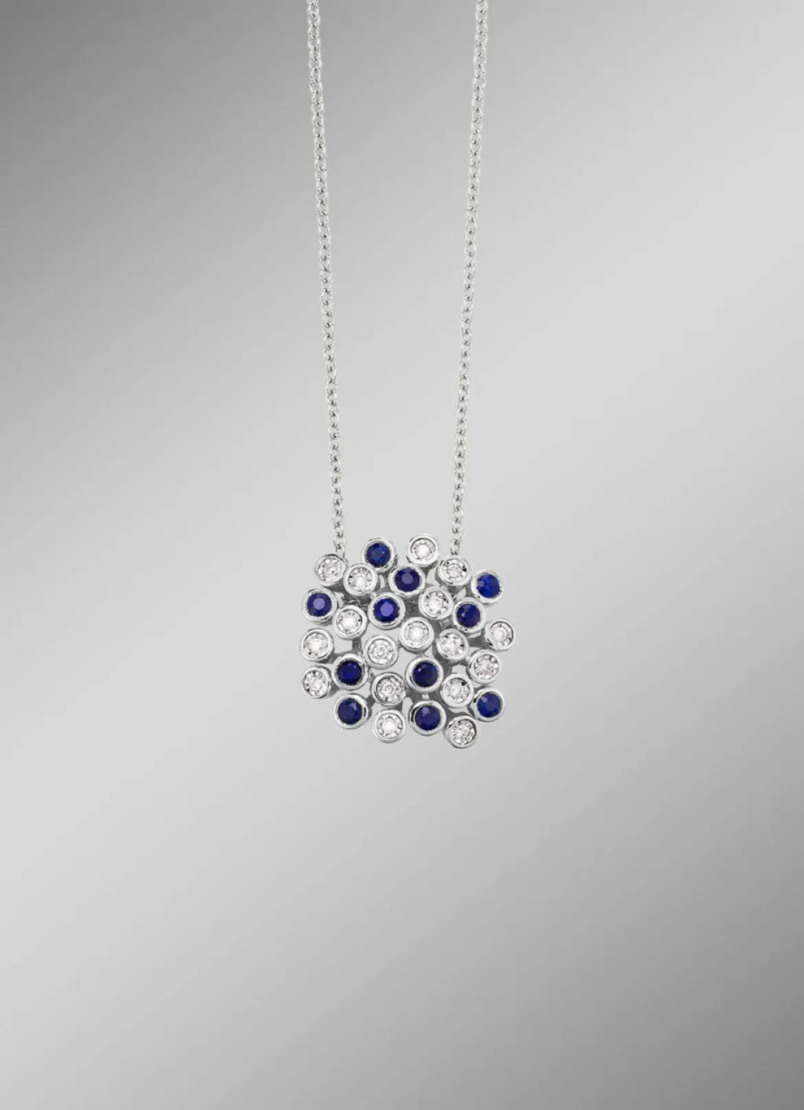 Hochwertiger Anhänger mit Safir und Brillanten