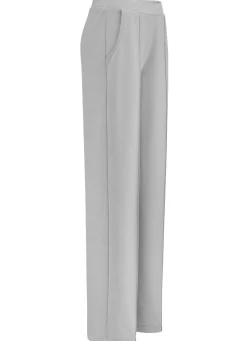 Hose in modischer Weite