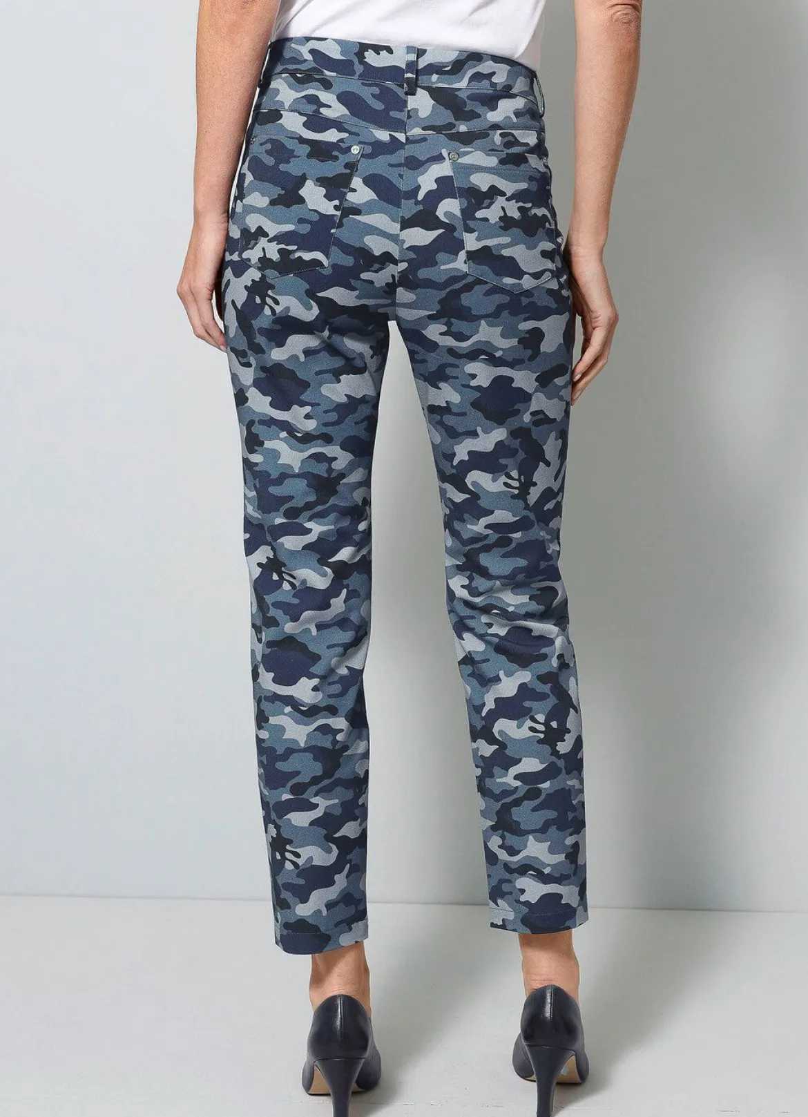 Hose mit Camouflage-Dessinierung