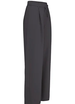 Hose mit Kellerfalten