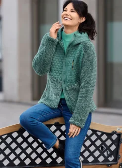 Jacke im aktuellen Materialmix