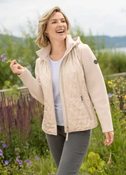 Jacke mit trendgenauem Laserstepp