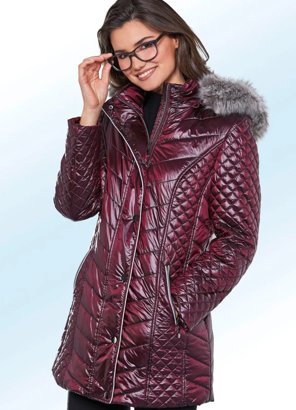Jacke mit weißer Kontrastpaspelierung
