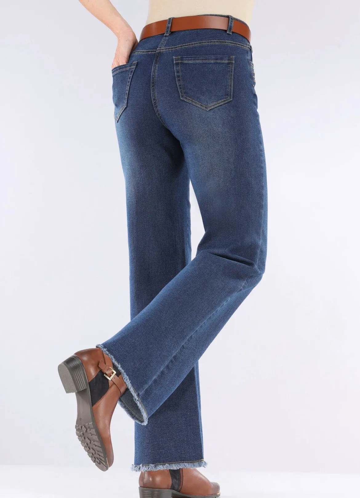 Jeans mit angesagtem Fransensaum