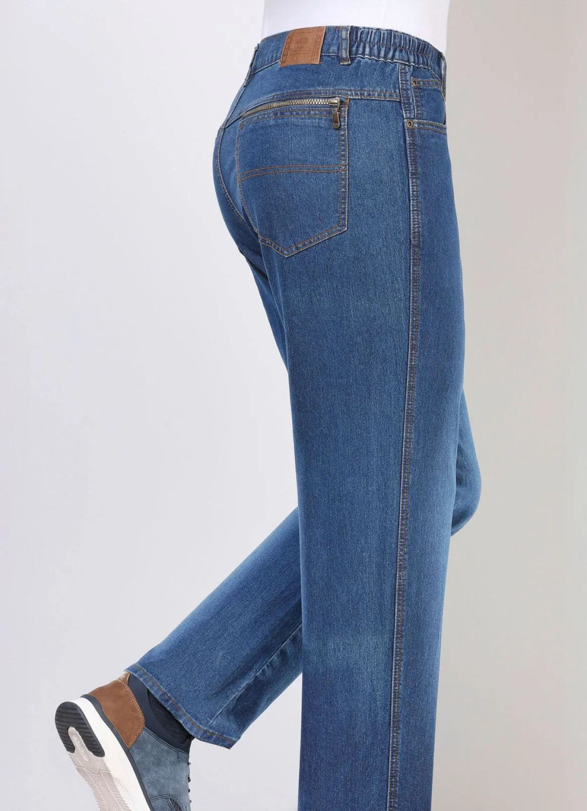 Jeans mit Dehnbundeinsätzen in 3 Farben