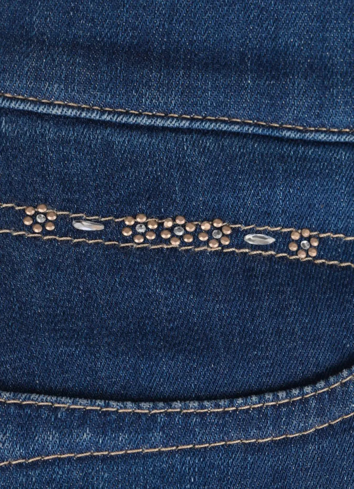 Jeans mit dezenter Strasszier