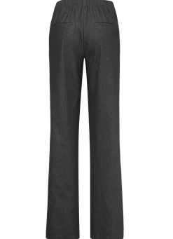 Jeans mit leicht ausgestellter Beinweite