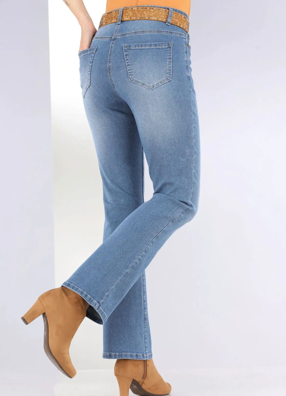 Jeans mit leicht ausgestellter Beinweite