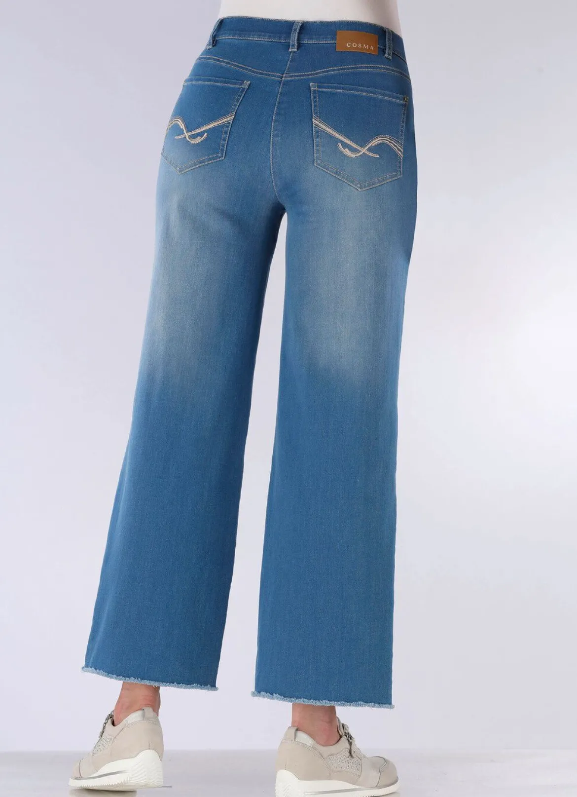 Jeans mit modischer Beinweite