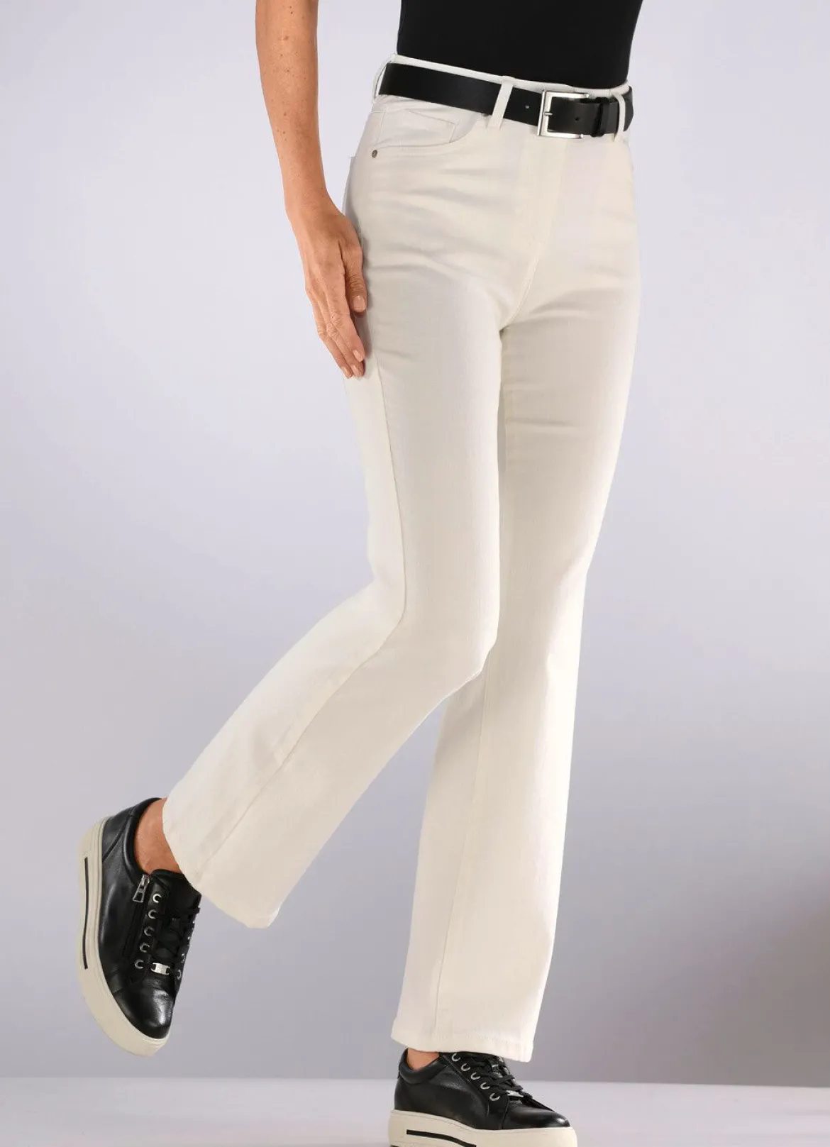 Jeans mit weitem Beinverlauf