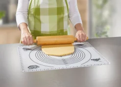 Küchenmaschine im Vintage-Design inkl. Silikon-Backmatte