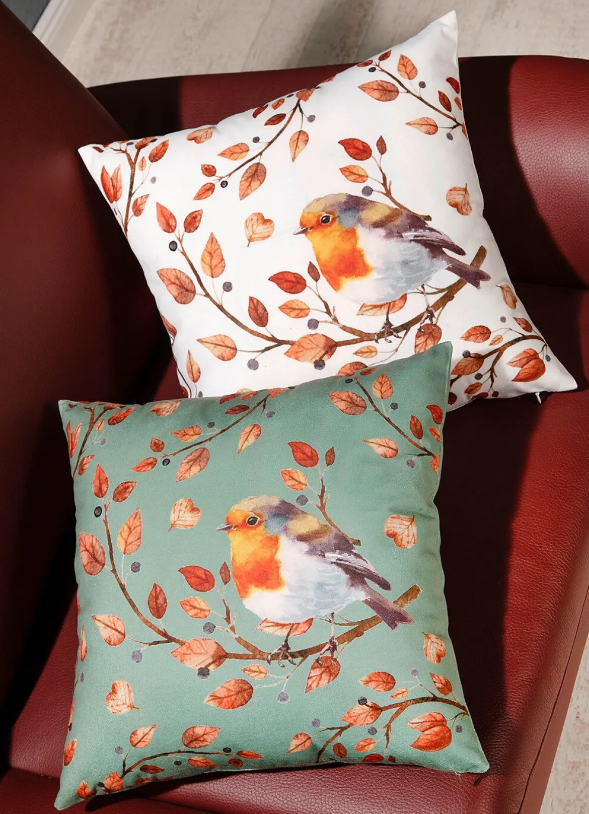 Kissenbezug mit Vogel auf Zweig Motiv