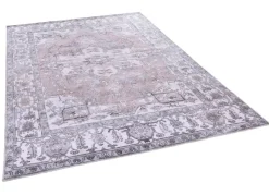 Klassischer Teppich mit schönen Ornamenten