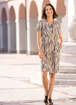 Kleid mit kurzem Schlingenknopfverschluss